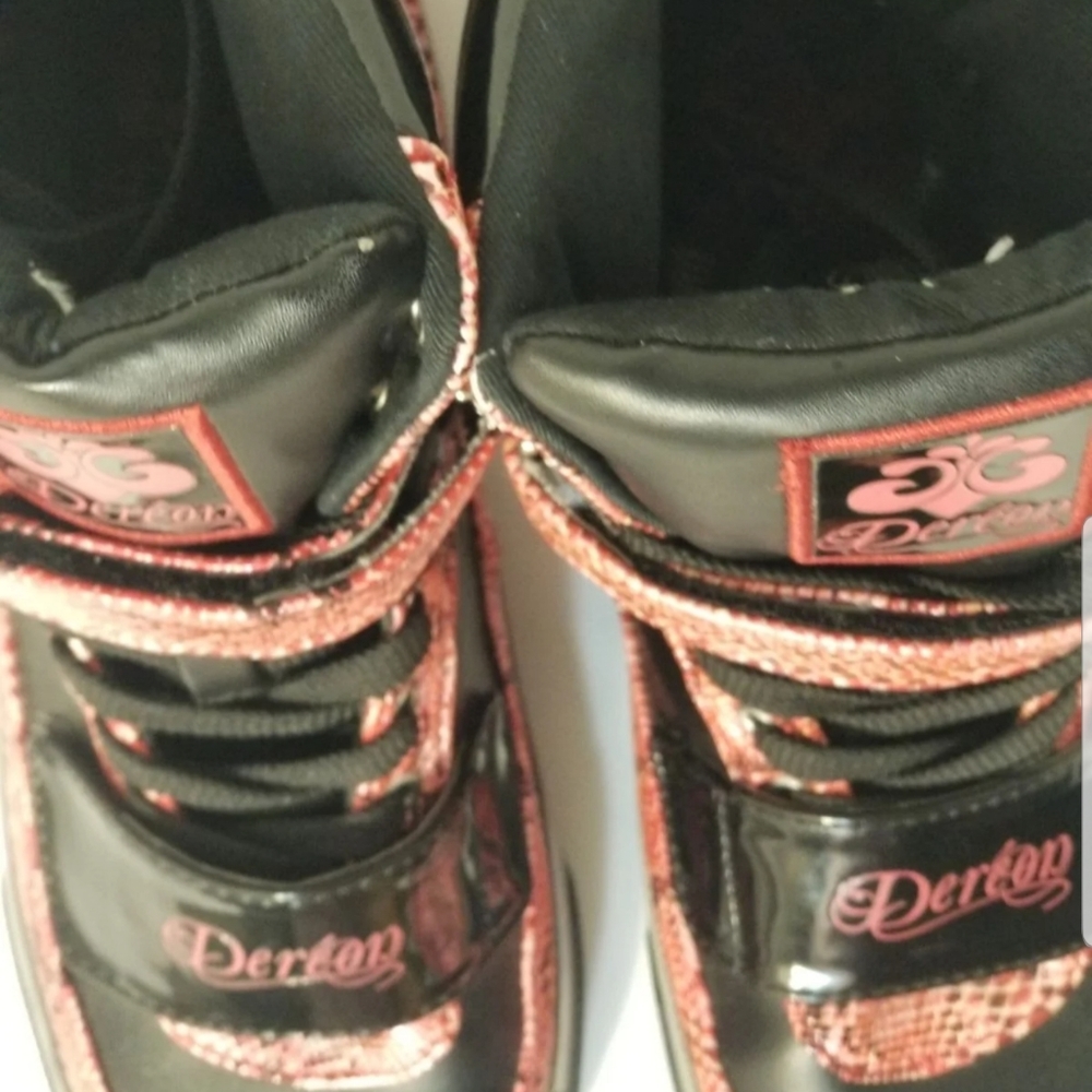 Dereon  Sneakers Size 7...These shoes have a few s - Picture 6 of 12